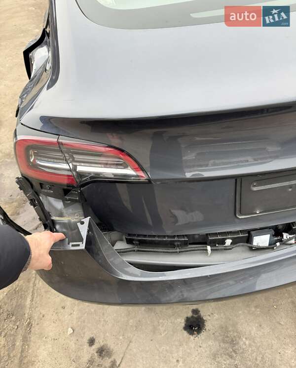 Седан Tesla Model 3 2022 в Киеве