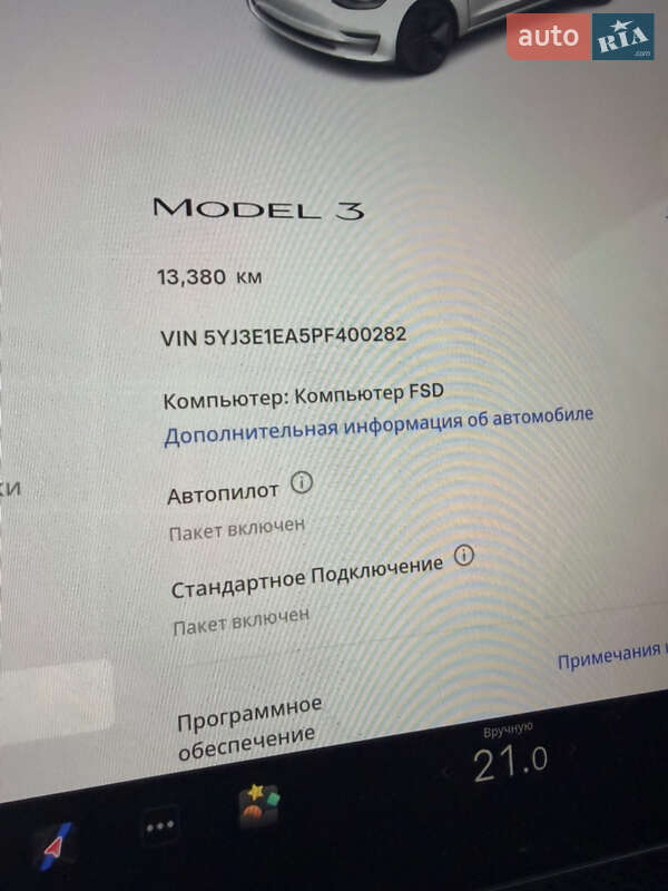 Седан Tesla Model 3 2022 в Черновцах