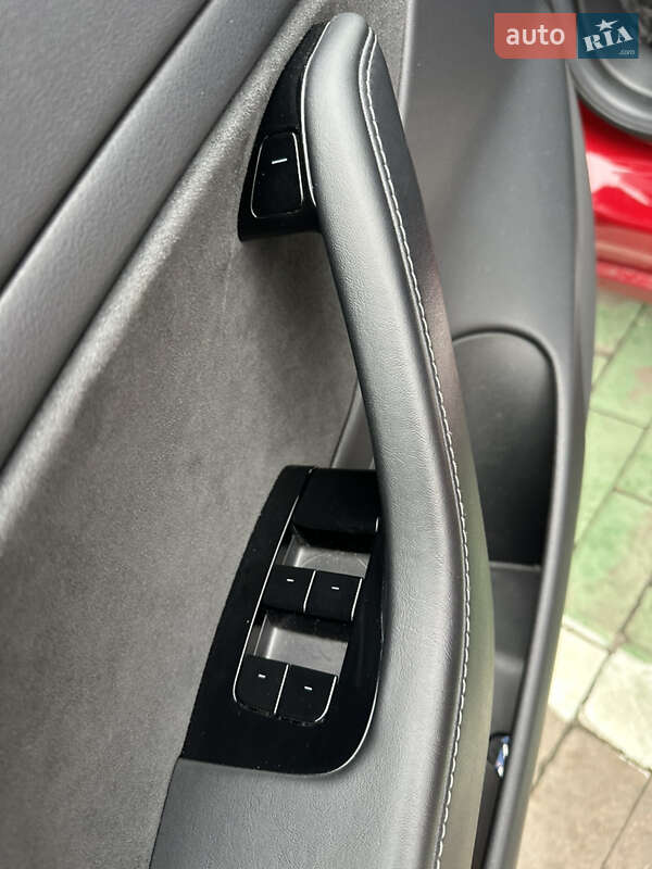 Седан Tesla Model 3 2019 в Киеве