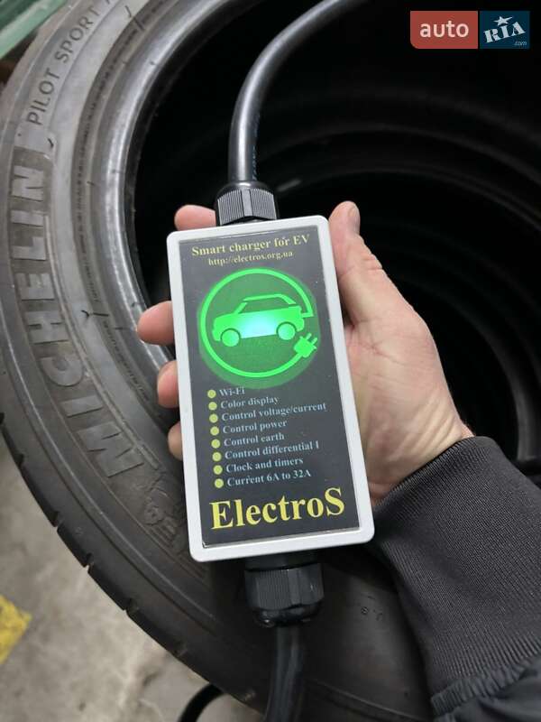 Седан Tesla Model 3 2018 в Луцке