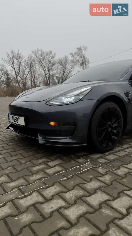 Седан Tesla Model 3 2022 в Дрогобыче