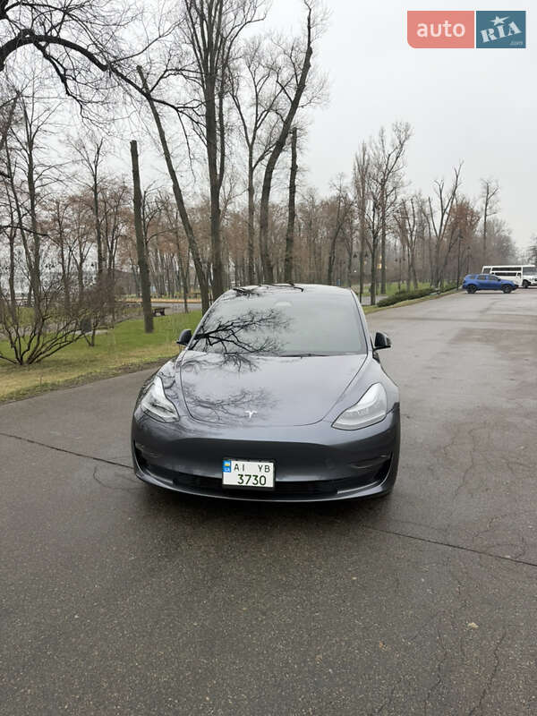 Седан Tesla Model 3 2023 в Киеве
