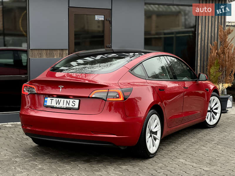 Седан Tesla Model 3 2023 в Одессе