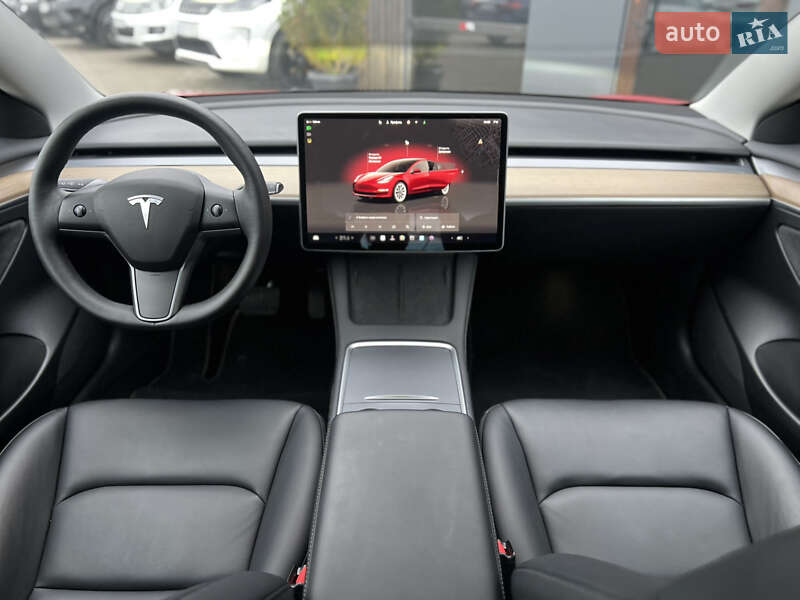 Седан Tesla Model 3 2023 в Одессе
