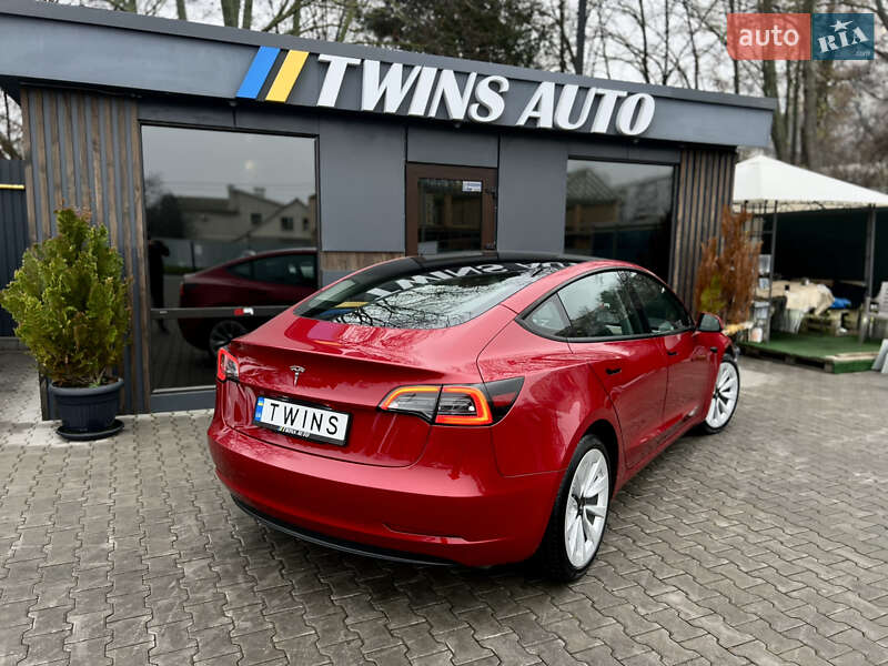 Седан Tesla Model 3 2023 в Одессе