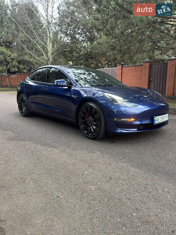 Седан Tesla Model 3 2023 в Днепре