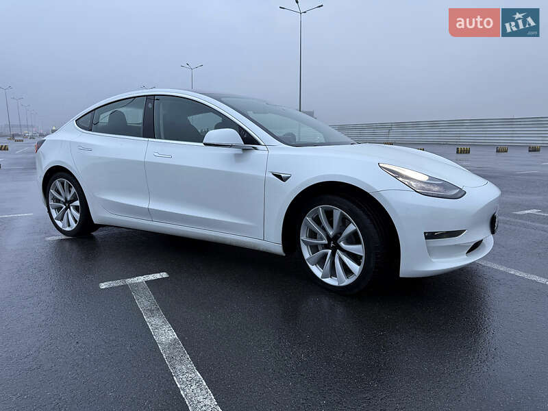 Tesla Model 3 2018
