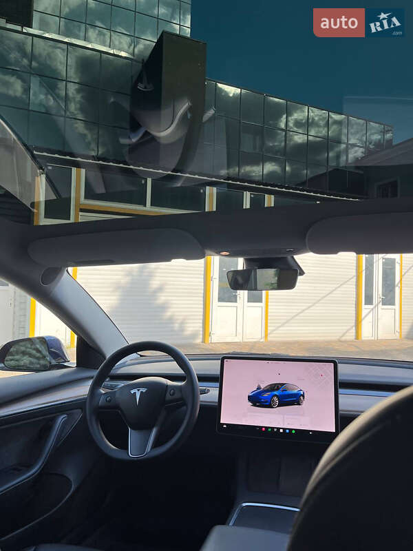 Седан Tesla Model 3 2022 в Николаеве