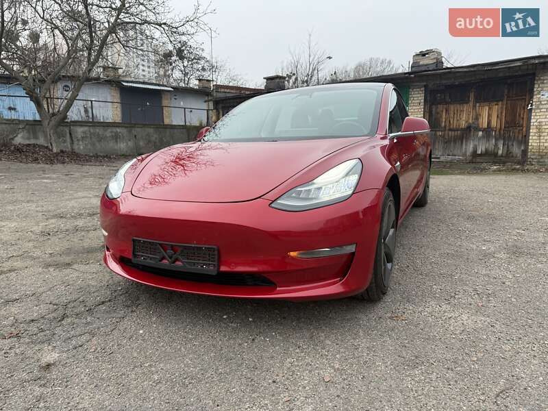 Седан Tesla Model 3 2018 в Киеве