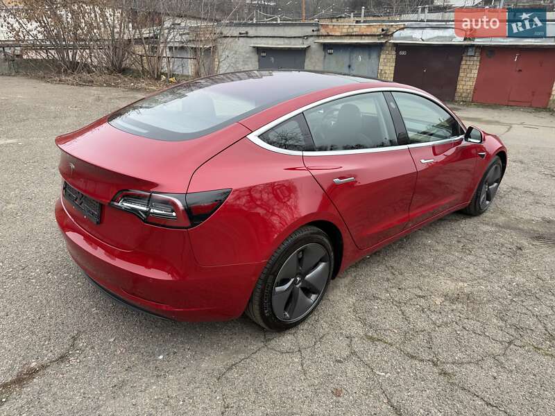 Седан Tesla Model 3 2018 в Киеве
