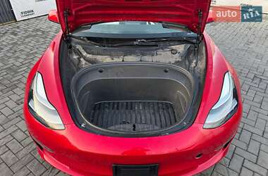 Седан Tesla Model 3 2021 в Луцке