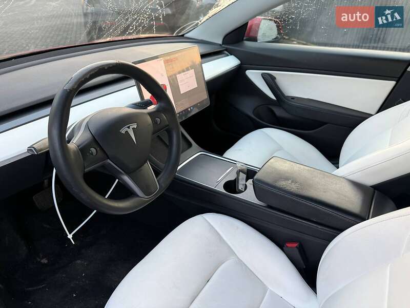 Седан Tesla Model 3 2021 в Луцке
