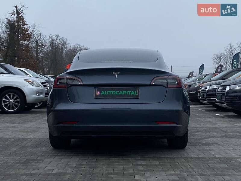 Седан Tesla Model 3 2019 в Киеве