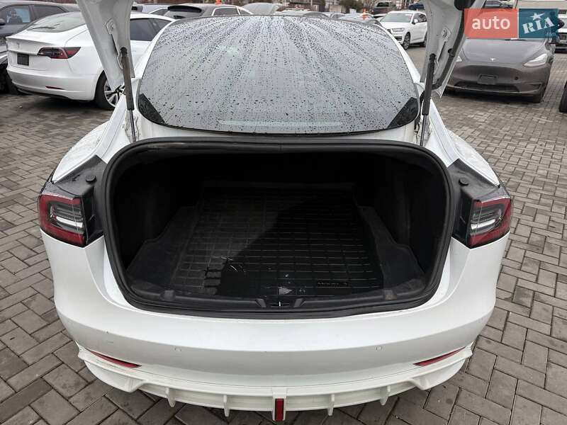 Седан Tesla Model 3 2018 в Луцке фото 7 Седан Tesla Model 3 2018 в Луцке