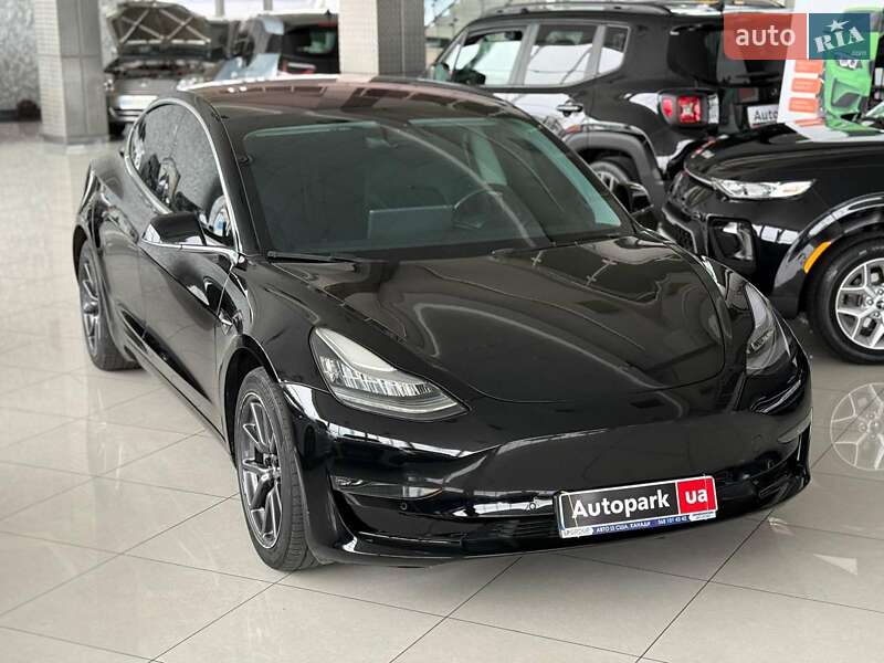 Седан Tesla Model 3 2019 в Одессе