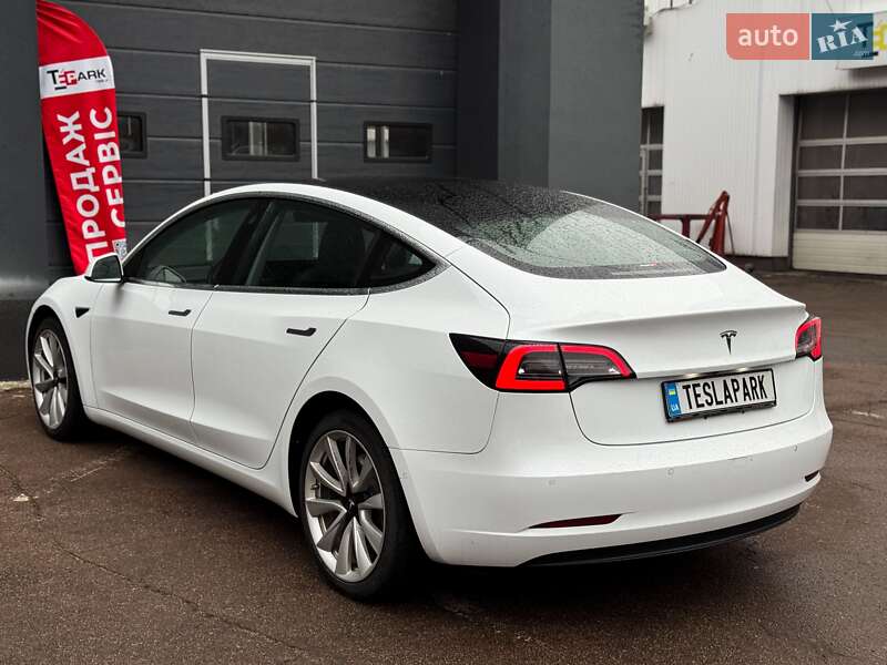Седан Tesla Model 3 2018 в Киеве
