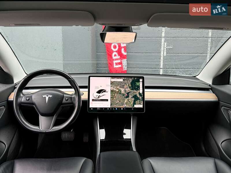 Седан Tesla Model 3 2018 в Киеве