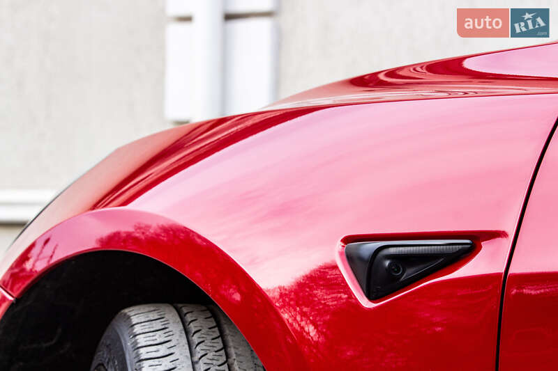 Седан Tesla Model 3 2023 в Львове