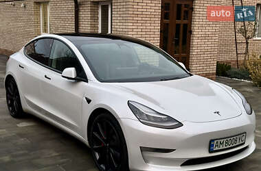 Седан Tesla Model 3 2020 в Коростене
