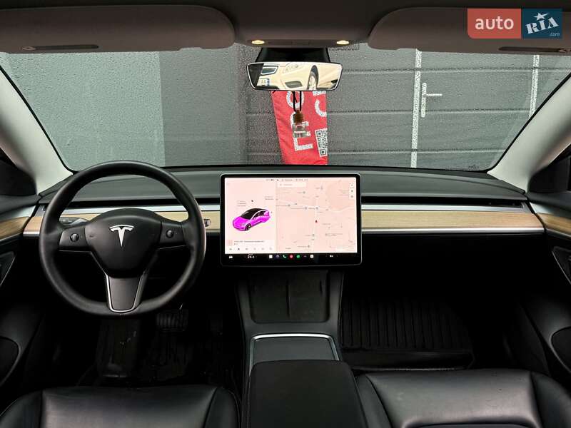 Седан Tesla Model 3 2021 в Киеве