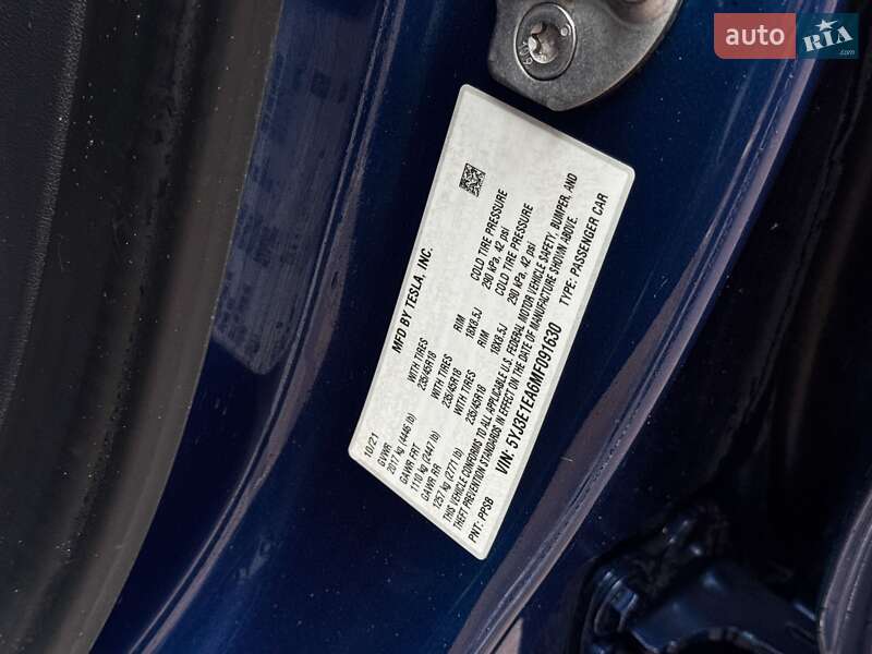 Седан Tesla Model 3 2021 в Киеве