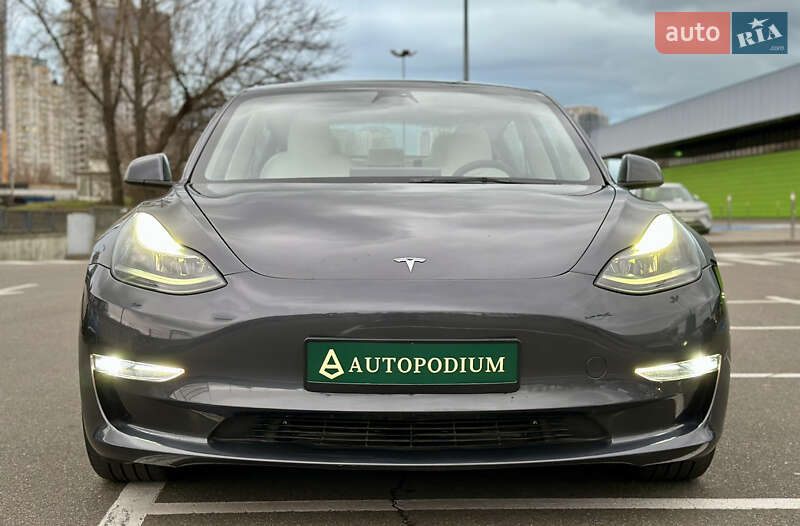 Седан Tesla Model 3 2023 в Киеве