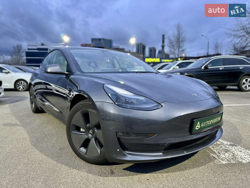 Седан Tesla Model 3 2023 в Киеве