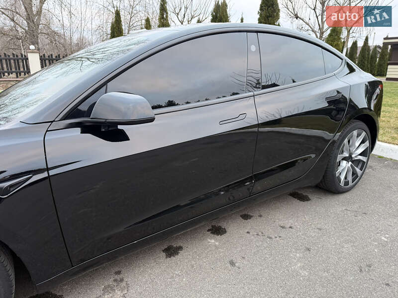 Седан Tesla Model 3 2024 в Киеве