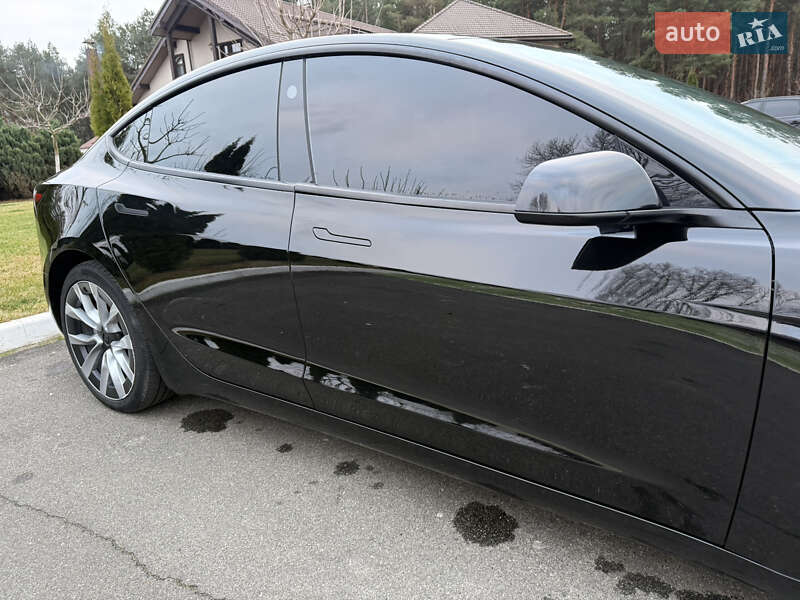 Седан Tesla Model 3 2024 в Киеве