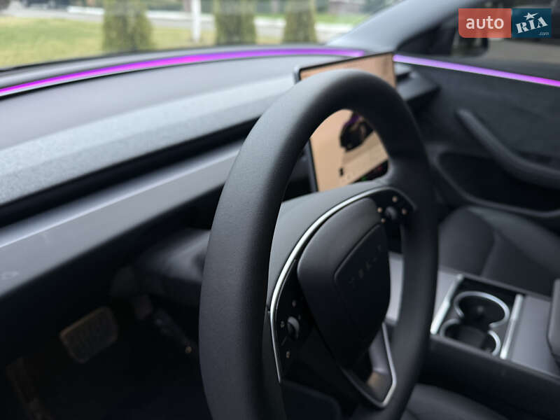 Седан Tesla Model 3 2024 в Киеве