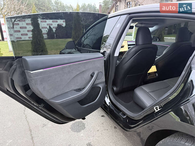 Седан Tesla Model 3 2024 в Киеве