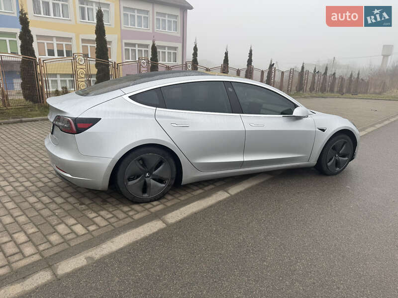 Седан Tesla Model 3 2018 в Пустомытах