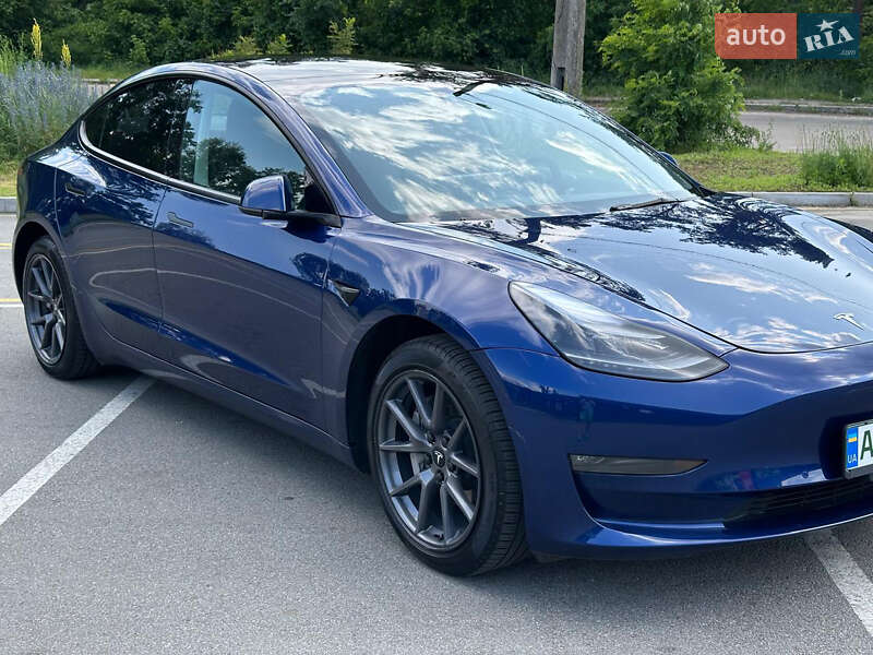 Седан Tesla Model 3 2022 в Києві
