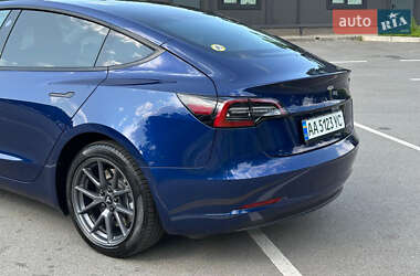 Седан Tesla Model 3 2022 в Києві