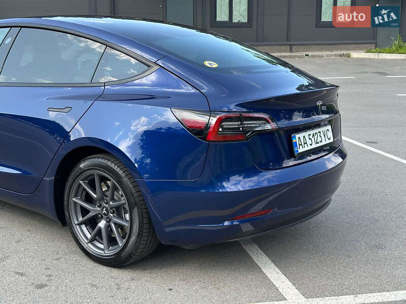 Седан Tesla Model 3 2022 в Києві