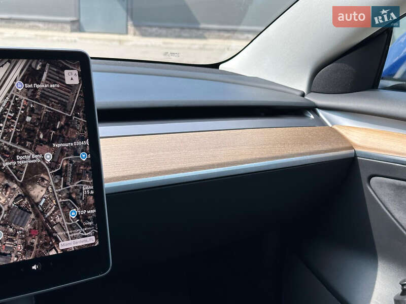 Седан Tesla Model 3 2022 в Києві