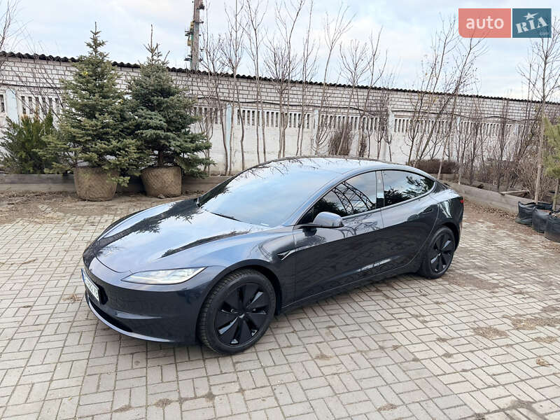 Седан Tesla Model 3 2024 в Днепре