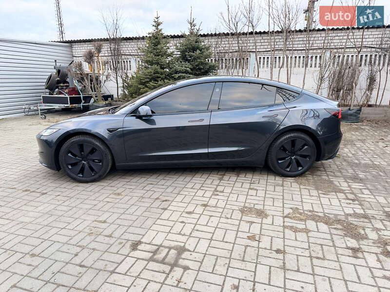 Седан Tesla Model 3 2024 в Днепре