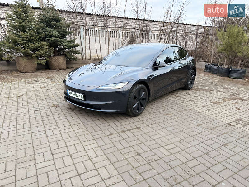 Седан Tesla Model 3 2024 в Днепре