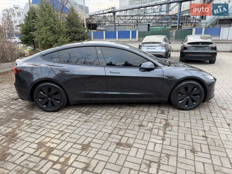 Седан Tesla Model 3 2024 в Днепре