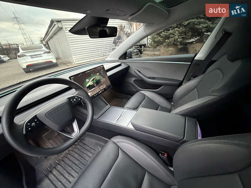 Седан Tesla Model 3 2024 в Днепре