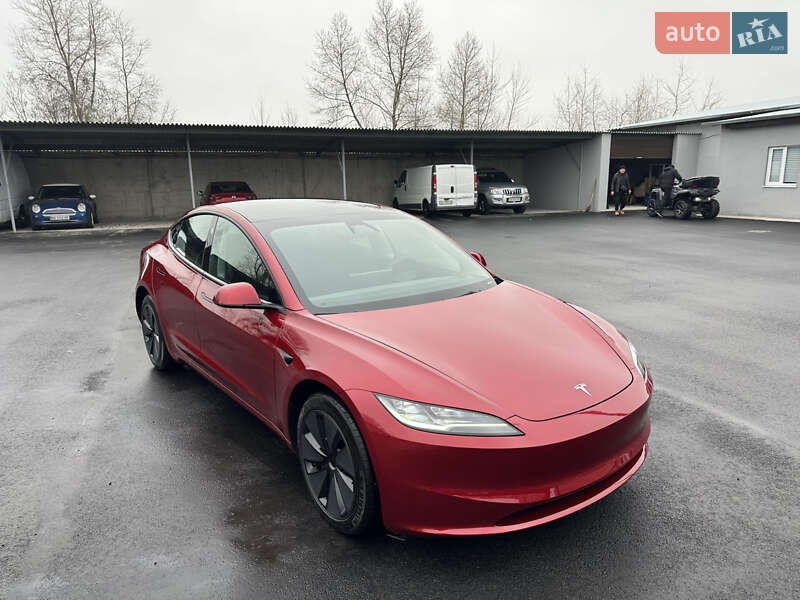 Седан Tesla Model 3 2024 в Дніпрі