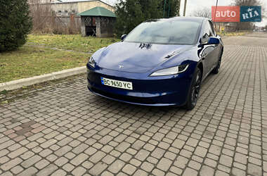 Седан Tesla Model 3 2025 в Львове