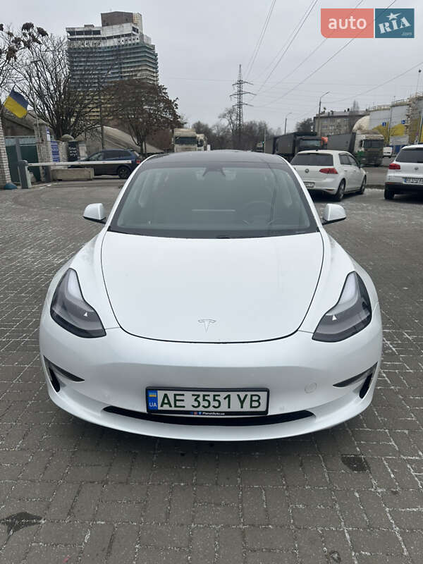 Седан Tesla Model 3 2021 в Днепре