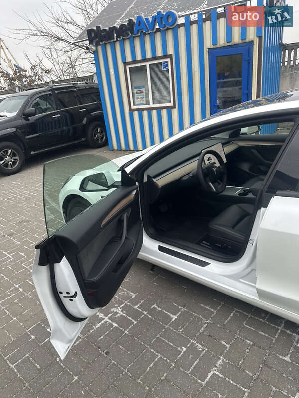 Седан Tesla Model 3 2021 в Днепре