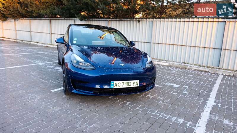 Седан Tesla Model 3 2022 в Луцке