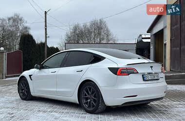Седан Tesla Model 3 2021 в Бродах