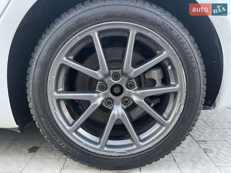 Седан Tesla Model 3 2019 в Новояворовске