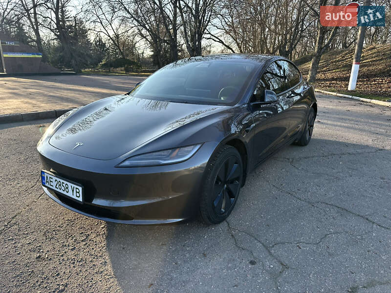 Седан Tesla Model 3 2024 в Кропивницькому