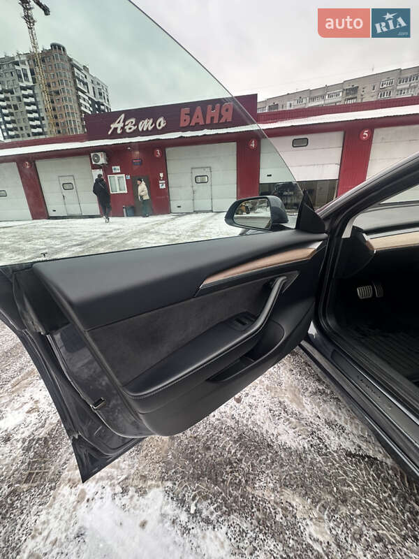 Седан Tesla Model 3 2021 в Вышгороде